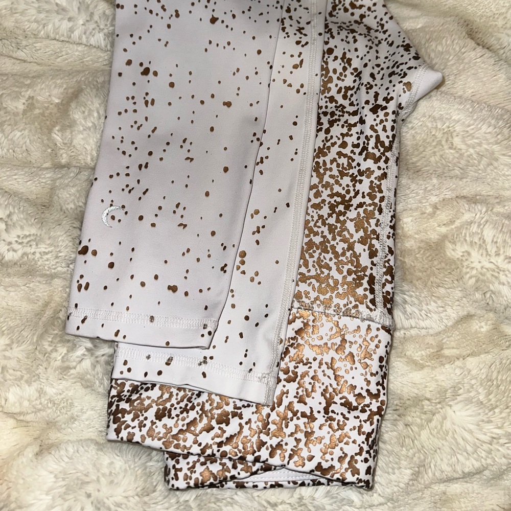 ZYIA White stay golds light n tight